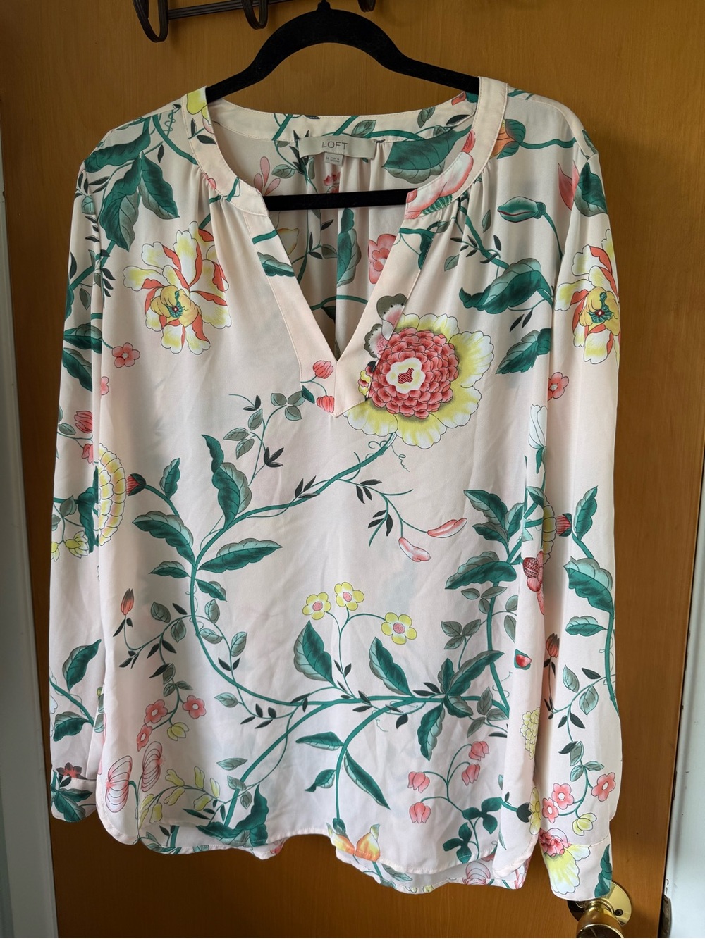 LOFT Women's Cream Floral V-Neck Long-Sleeve Blouse